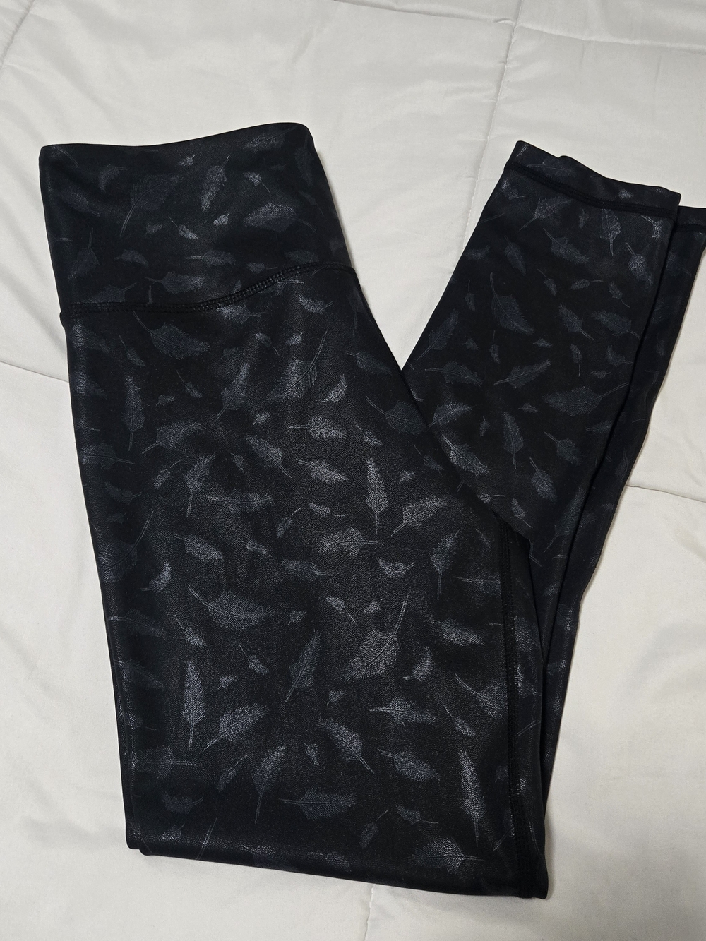 Women's Black Feather-Print High-Waist Leggings by Unknown Brand - Picture 6 of 6
